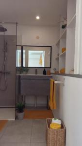 Koupelna v ubytování Lagon privé du Diamant