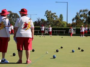 Oaspeți care stau la Mercure Orange