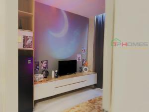 Μια τηλεόραση ή/και κέντρο ψυχαγωγίας στο LV TPHomes