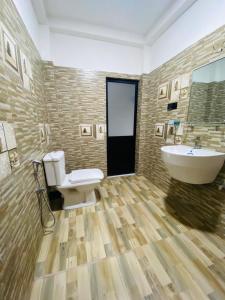 Ένα μπάνιο στο Villa Chingu