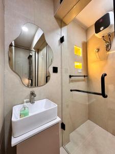 Ένα μπάνιο στο The Rosemont - Jeffreys Apartments