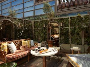 Φαγητό σε αυτό το ξενοδοχείο ή κάπου εκεί κοντά