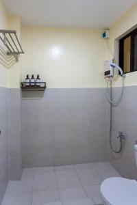 Ένα μπάνιο στο Aesthetic Boho Studio Near Maginhawa & UP