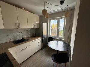 Köök või kööginurk majutusasutuses Albert self check-in free parking