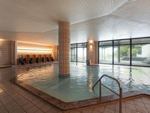 Bazén v ubytování Grand Mercure Wakayama Minabe Resort & Spa nebo v jeho okolí