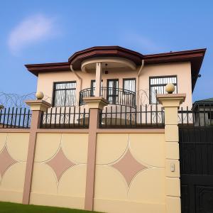 Un balcón o terraza en Ste Raphaelle Guest House