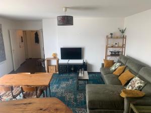 Μια τηλεόραση ή/και κέντρο ψυχαγωγίας στο Calme et Sérénité