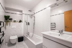 Koupelna v ubytování Sweet-Leaf Calme, proche Luxembourg