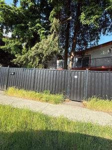 Κήπος έξω από το Vancouver Downtown Guest House - Near Skytrain, Free Parking & Fast Wifi