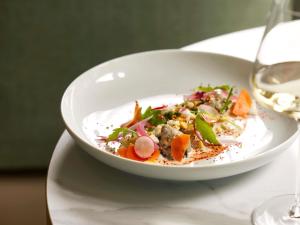 Φαγητό σε αυτό το ξενοδοχείο ή κάπου εκεί κοντά