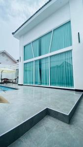 Swimmingpoolen hos eller tæt på Pattaya Downtown Pool Villa