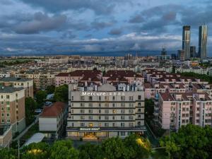 Nespecifikovaný výhled na destinaci Šanghaj nebo výhled na město při pohledu z hotelu