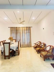 Posezení v ubytování Serandib Bay Villa