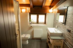 Vannituba majutusasutuses Casa Rural Aldekoa +90 fotot