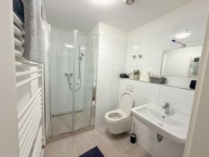 Vannituba majutusasutuses Modernes Haus direkt am Rhein +11 fotot