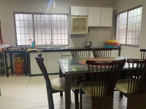 Kuchyň nebo kuchyňský kout v ubytování Sofia homestay