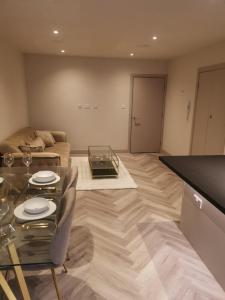 Χώρος καθιστικού στο London 2BR Retreat with Free Parking & City Access +1 φωτογραφίες