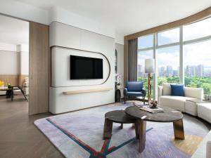 TV/trung tâm giải trí tại Fashion Town Hotel Shenzhen MGallery Collection +85 ảnh