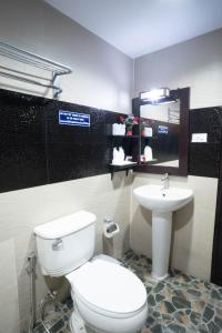 O baie la TJR Boutique hotel +10 fotografii