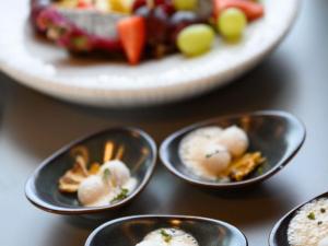 Φαγητό σε αυτό το ξενοδοχείο ή κάπου εκεί κοντά