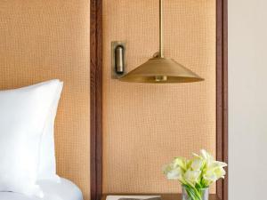 DELUXE SEA VIEW 2 Queen - 56sm, sofa, large outdoor terrace, coffee and tea facilities