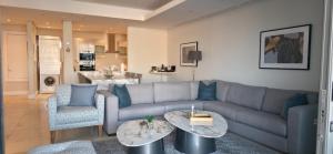 Khu vực ghế ngồi tại V & A Waterfront Apartments Palgrave 102