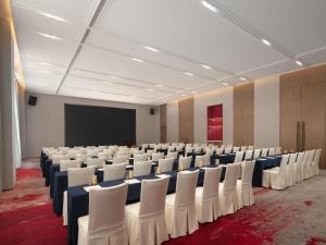 El área de trabajo o centro de convenciones de Mövenpick by Accor Neijiang