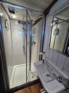 Koupelna v ubytování Peniche Saul Nomad