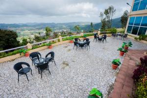 Üldine mäevaade või majutusasutusest Tulips Valley View Resorts pildistatud vaade +15 fotot