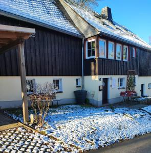 Το κτήριο όπου στεγάζεται  το διαμέρισμα