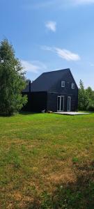 Το κτήριο όπου στεγάζεται  η παραθεριστική κατοικία