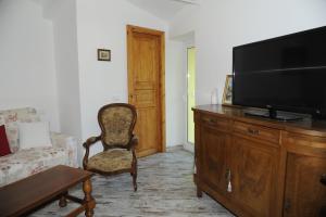 A television and/or entertainment centre at Medieval House