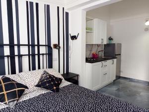 Η κουζίνα ή μικρή κουζίνα στο Italiana Hogares +19 φωτογραφίες