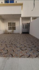 Φωτογραφία από το άλμπουμ του ستوديو بفناء خارجي ومدخل سيارة خاصين σε Al Hofuf