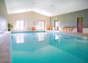 Bazén v ubytování Beaconsfield Park nebo v jeho okolí