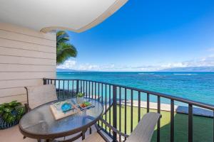 Gallery image of Kahana Reef 201 · KR 201 OceanFront 1BD Condo w Ocean Views Pool in Kahana