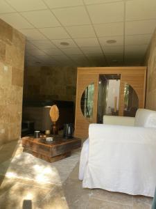 Postel nebo postele na pokoji v ubytování Loft Spa and sauna