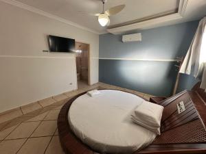 Μια τηλεόραση ή/και κέντρο ψυχαγωγίας στο Johnnys motel