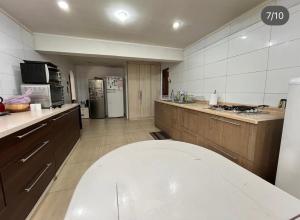 Nhà bếp/bếp nhỏ tại Lujosa, central y espaciosa