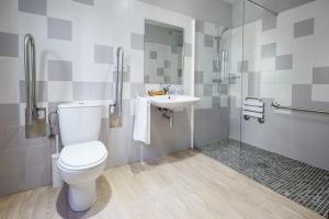 Koupelna v ubytování Hostal Campo Nuevo + 28 fotografií