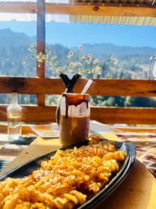 Jídlo v hotelu nebo okolí