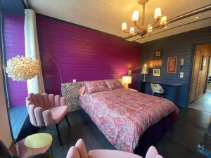 Ένα ή περισσότερα κρεβάτια σε δωμάτιο στο Le Passage des Décorateurs T3 Spacieux et central