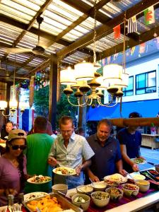 Επισκέπτες που μένουν στο Sweden INN