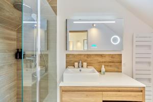 Koupelna v ubytování Le Cottage du Bessin - Proximité historique - Bayeux + 11 fotografií