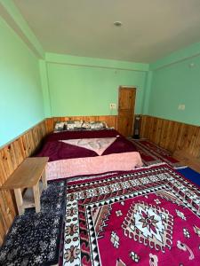 Ένα ή περισσότερα κρεβάτια σε δωμάτιο στο Orchard stay +5 φωτογραφίες