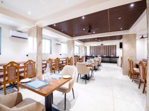 Restoran või mõni muu söögikoht majutusasutuses Palette Hotel Pune, MIDC Chinchwad