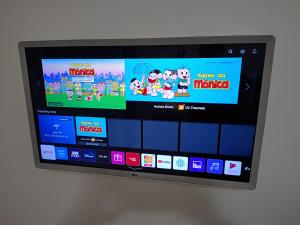 a television screen with a video game on it at Jackie's Place in Petrópolis