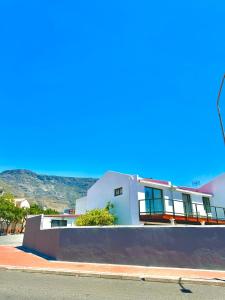 En generel udsigt til bjerge eller udsigt til bjerge taget fra villaen