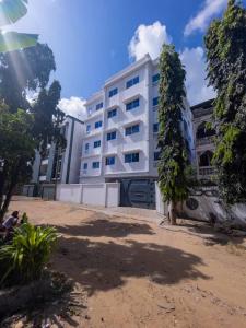 El edificio en el que está el departamento