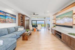 Χώρος καθιστικού στο Kapalua Ridge Villas 2612 · KRV 2612 Renovated 1BD Ocean Views W